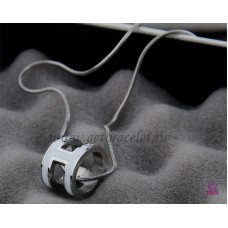 Naszyjnik z kości węża Hermes 3D Pop “H” z białego złota