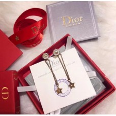 Kolczyki wiszące Dior Brass Star Tassel z motywem CD, wiosenno-jesienne, z białymi perłami i długimi wiszącymi wzorami