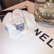 Naszyjnik z kryształkami Tiffany Heart Crystals w sprzedaży w Malezji dla kobiet