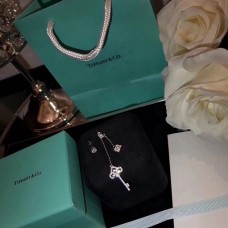 Kolczyki asymetryczne z frędzlami Tiffany Keys Enchant Tassel Biżuteria USA