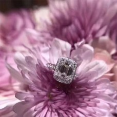 Popularny pierścionek Tiffany Square Crystal Narrow