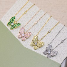 Van Cleef Arpels Wisiorek z dwoma motylami i diamentami