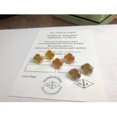 Kolczyki Van Cleef Arpels Alhambra z żółtego złota z masy perłowej